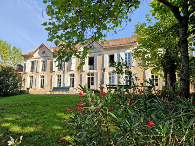 Maison 14 pièces 477 m²