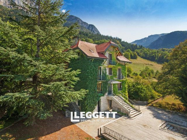 Maison 14 pièces 477 m²