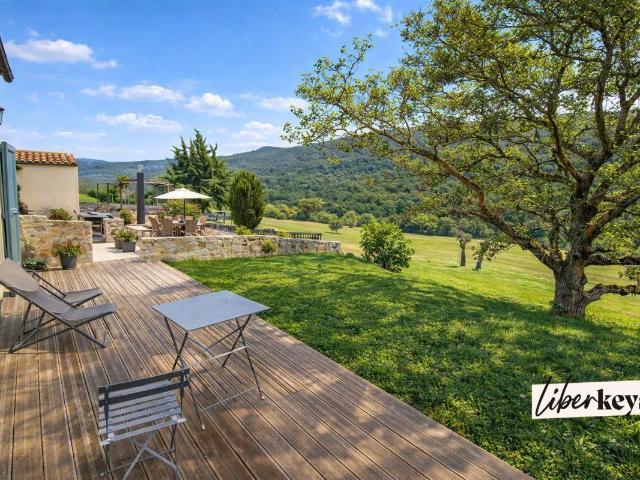 Maison 14 pièces 475 m²