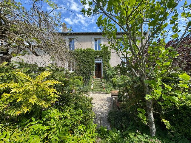 Maison 14 pièces 476 m²