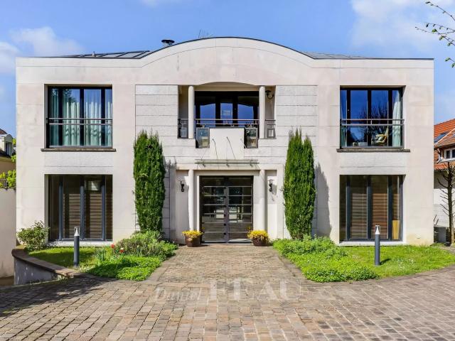 Maison 14 pièces 494 m²