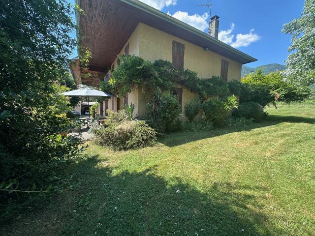 Maison 14 pièces 400 m²