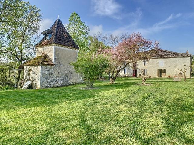 Maison 14 pièces 400 m²