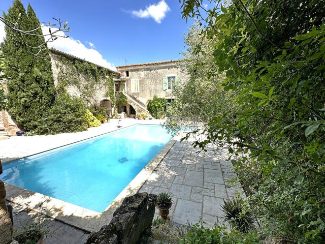 Maison 14 pièces 400 m²