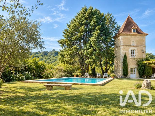 Maison 14 pièces 660 m²