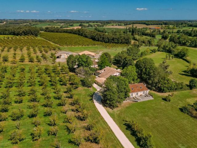 Maison 14 pièces 406 m²