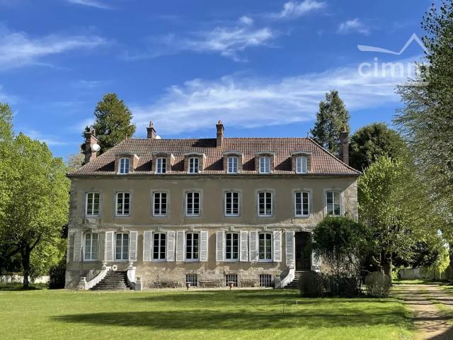 Maison 23 pièces 670 m²