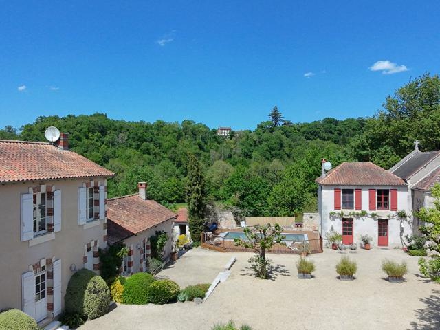 Maison 14 pièces 419 m²