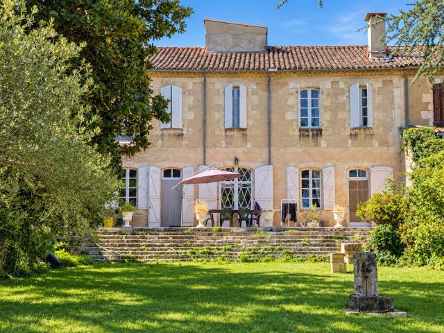Maison 14 pièces 420 m²