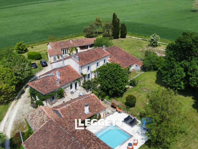 Maison 14 pièces 425 m²