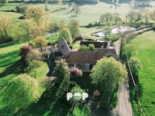Maison 14 pièces 432 m²