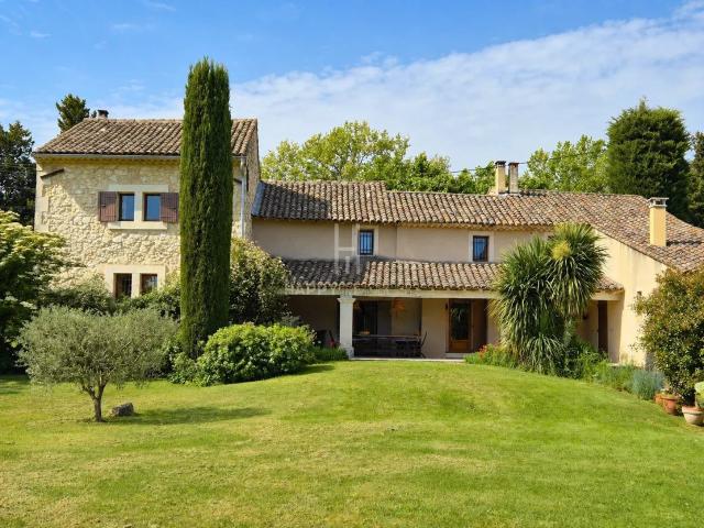 Maison 14 pièces 432 m²