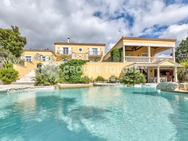 Maison 14 pièces 439 m²