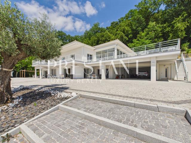 Maison 14 pièces 546 m²