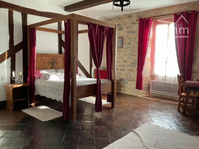 Maison 14 pièces 560 m²