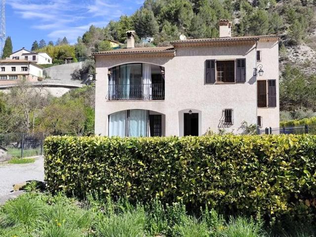 Maison 157 m² Ascenseur Garage Terrain 922 m²