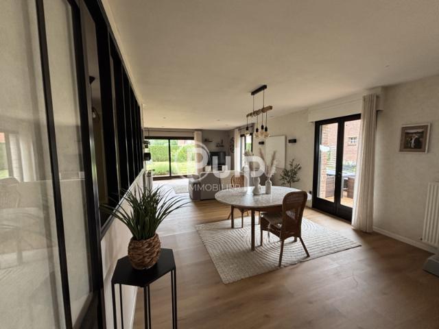 Maison 157m2 semi plein pied 4 chambres garage carport