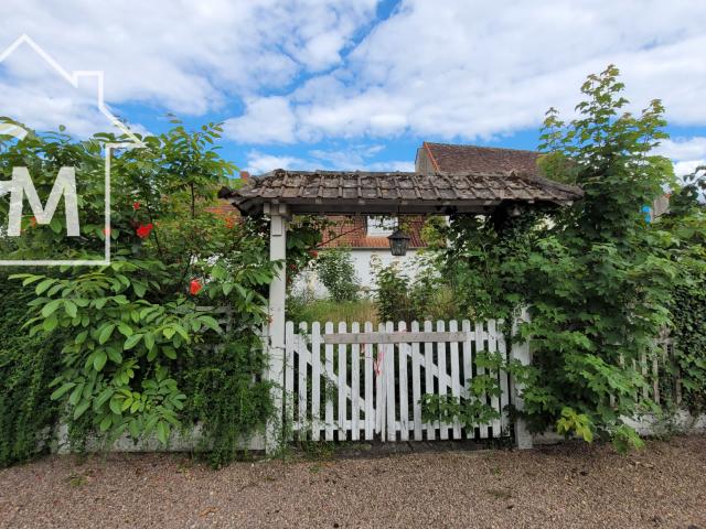 Maison 158 m2 avec jardin et dépendances