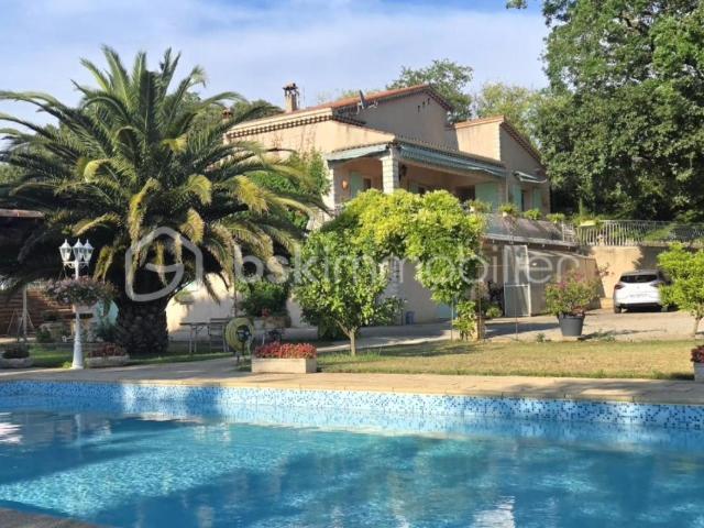 Maison 15 pièces 163 m²