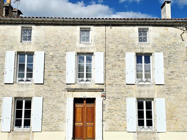Maison 15 pièces 262 m²