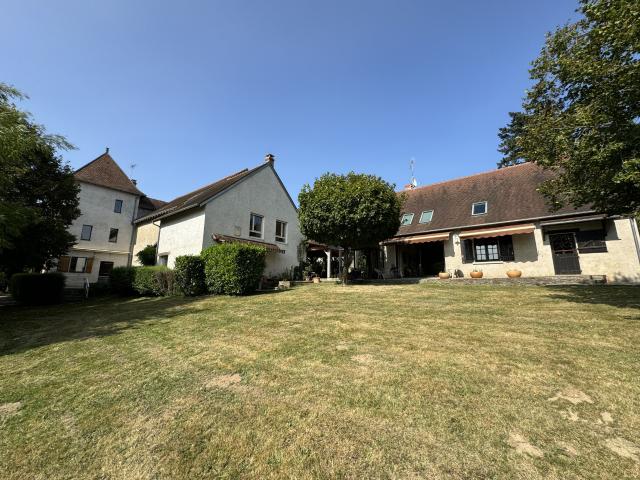 Maison 15 pièces 272 m²