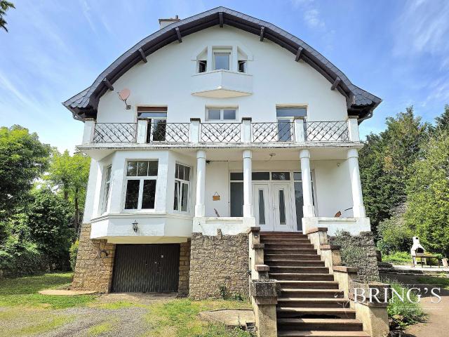 Maison 15 pièces 200 m²