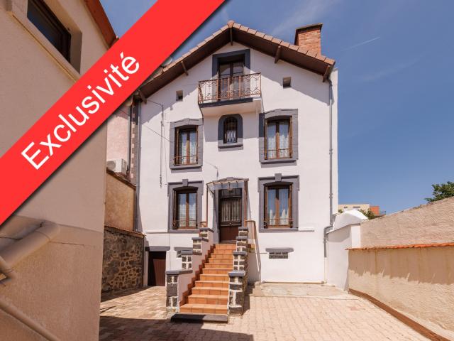Maison 15 pièces 210 m²