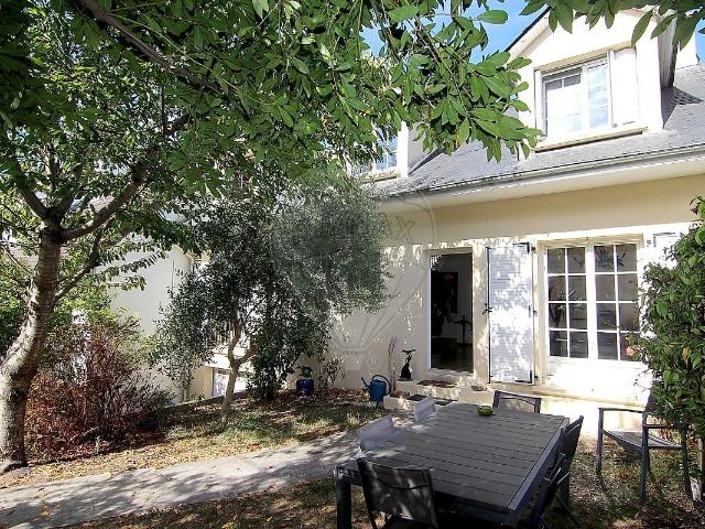 Maison 15 pièces 215 m²
