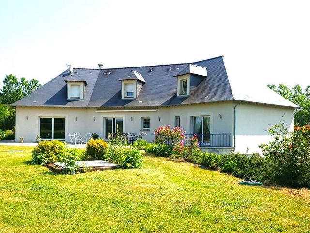 Maison 15 pièces 340 m²