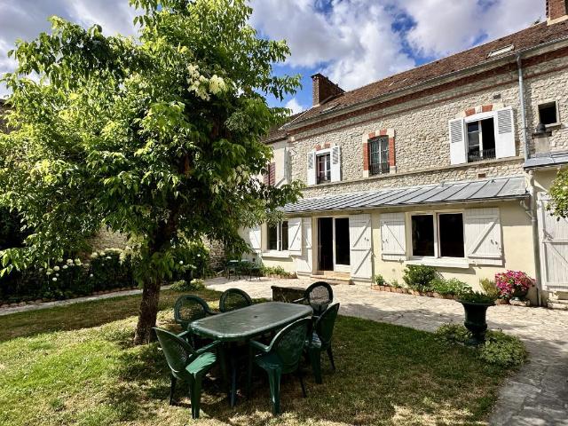 Maison 15 pièces 352 m²