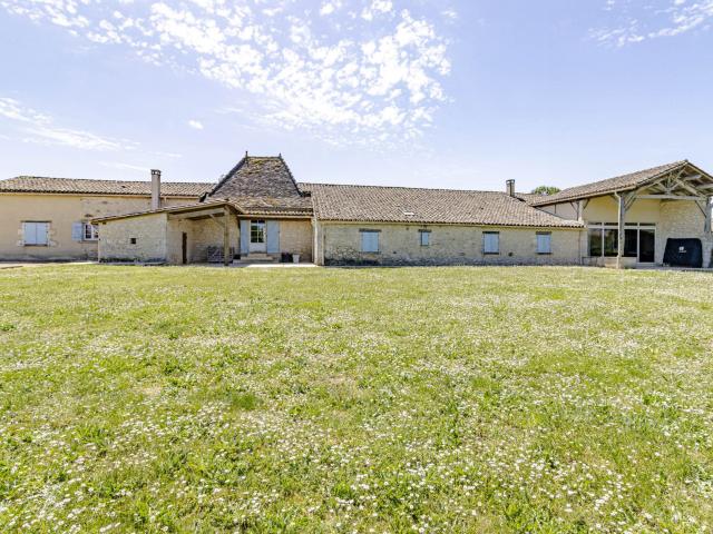 Maison 15 pièces 359 m²