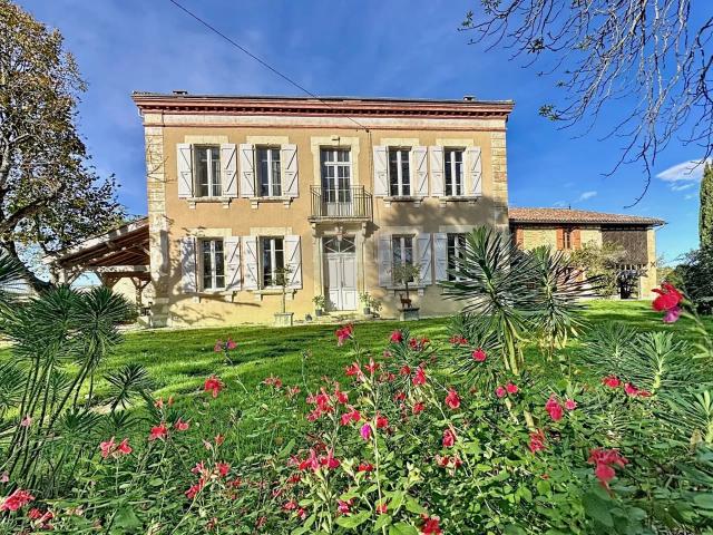 Maison 15 pièces 360 m²