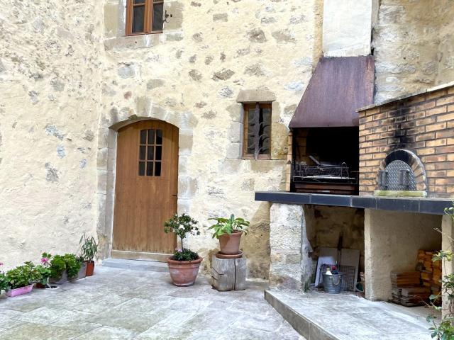 Maison 15 pièces 374 m²