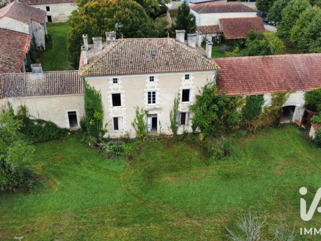 Maison 15 pièces 390 m²