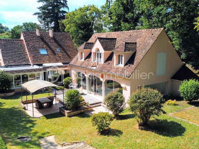 Maison 15 pièces 390 m²