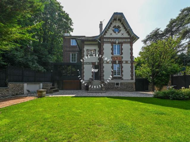 Maison 15 pièces 300 m²