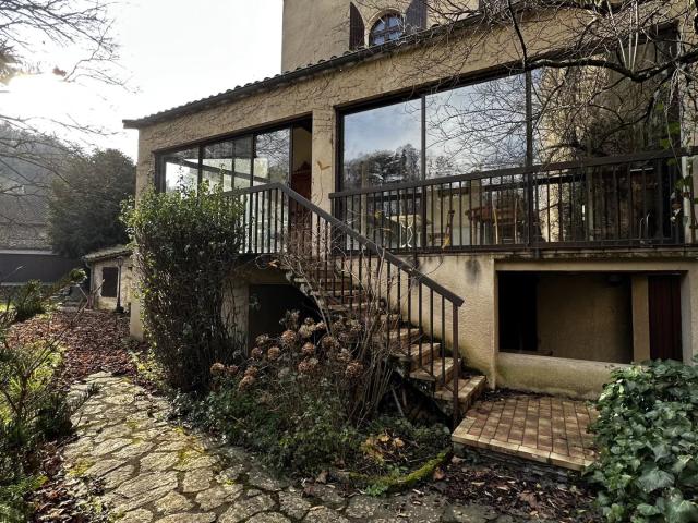 Maison 15 pièces 300 m²