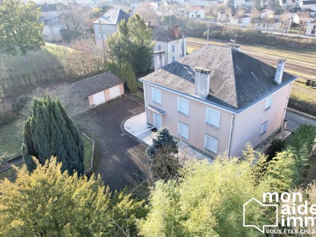 Maison 15 pièces 300 m²