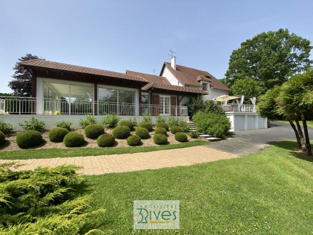 Maison 15 pièces 307 m²