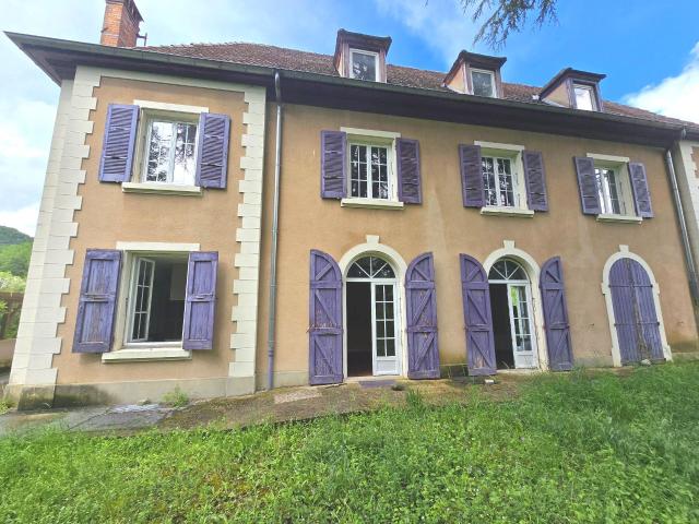 Maison 15 pièces 305 m²