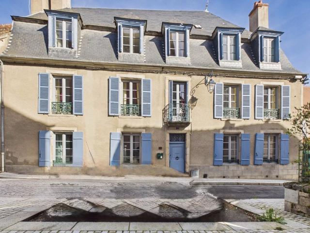 Maison 15 pièces 308 m²