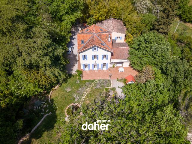 Maison 15 pièces 316 m²