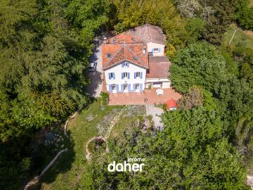 Maison 15 pièces 316 m²