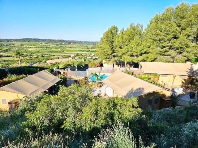 Maison 15 pièces 330 m²