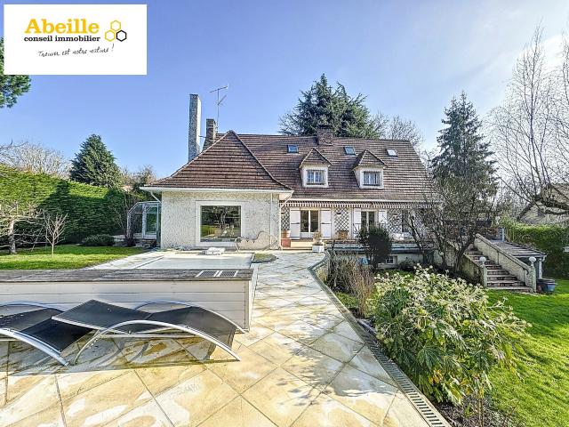 Maison 15 pièces 330 m²