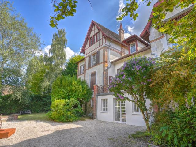 Maison 15 pièces 444 m²