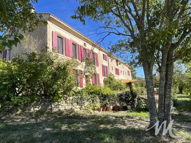 Maison 15 pièces 445 m²