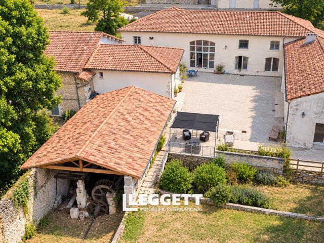 Maison 15 pièces 450 m²