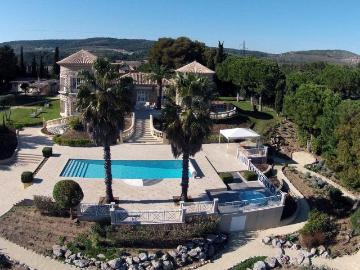 Maison 15 pièces 460 m²