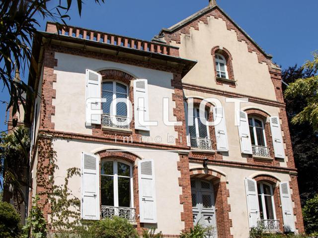 Maison 15 pièces 357 m²